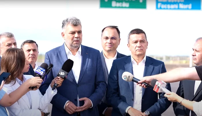 Premierul Marcel Ciolacu și ministrul Transporturilor Sorin Grindeanu susțin o conferință