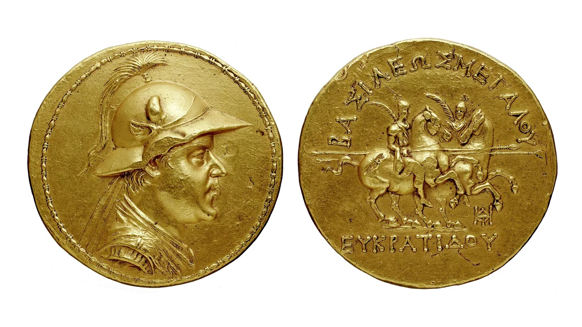 Monedă de aur a lui Eucratides I (171–145 î.Hr.), unul dintre conducătorii anticului Ai-Khanoum (oraș elenistic din actualul Afganistan). Aceasta este cea mai mare monedă de aur bătută în antichitate (169,2 g; 58 mm), descoperită până în prezent (© W