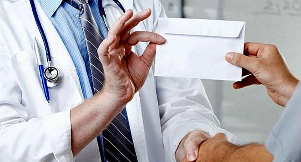 Harta șpăgilor din sistemul medical a dispărut de pe internet. Ministerul Sănătății acuzat că acoperă fenomenul șpăgii din spitale