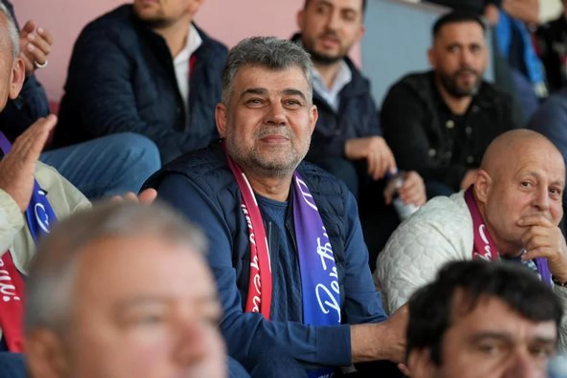 Marcel Ciolacu a fost pe stadion, când Gloria Buzău a promovat. FOTO: Facebook