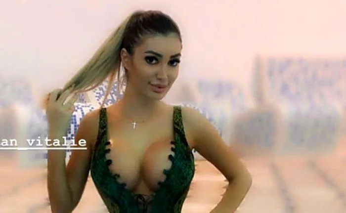 Lorena, mândră de noul bust