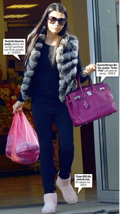 Elena Băsescu este "îmbrăcată" în peste 20.000 de euro