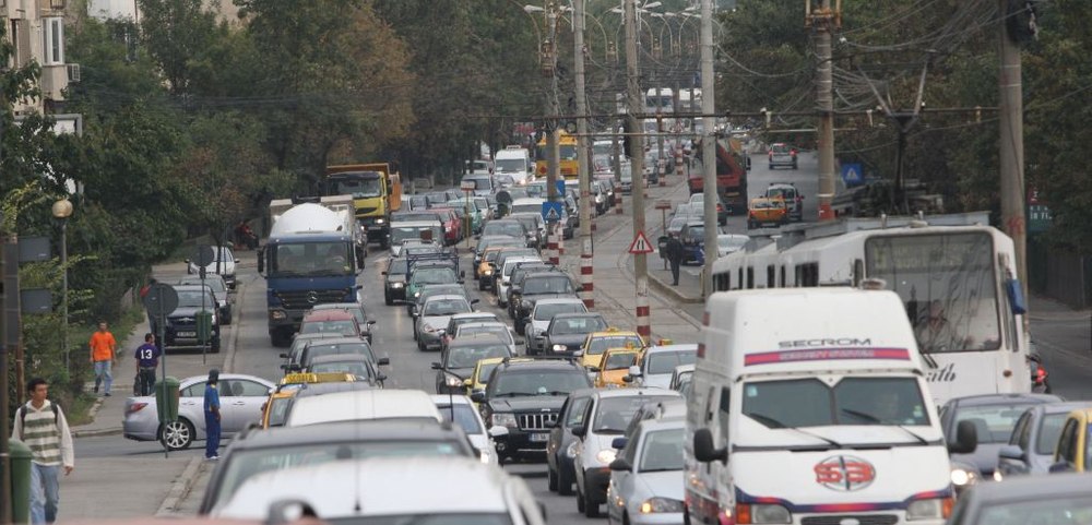 Un test inedit arată cel mai eficient mijloc de transport pentru a traversa Bucureştiul. Metroul, maşina sau pe jos?