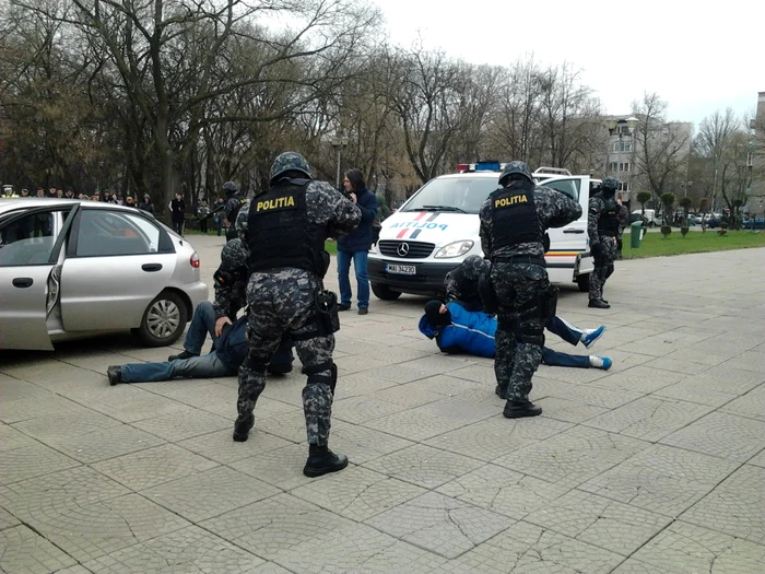 Exercitii demonstrative de Ziua Poliţiei