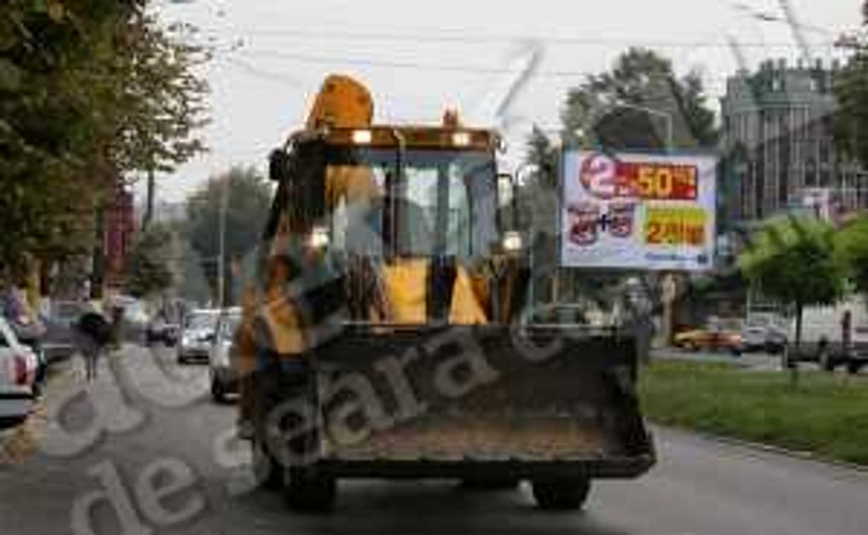 Utilajele au fost cărate cu un trailer