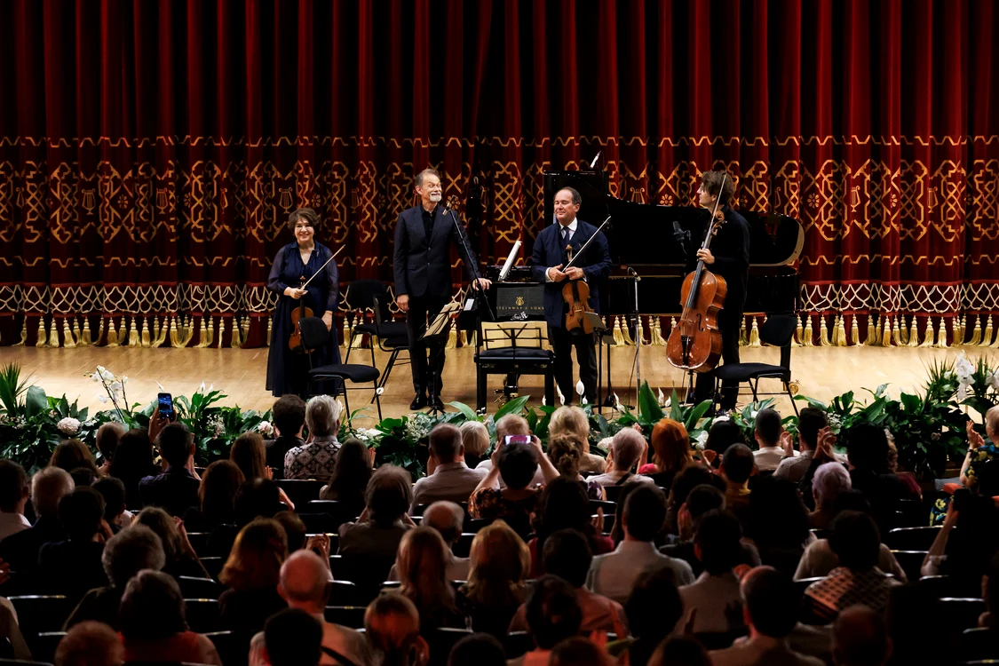 Mihaela Martin, Enrico Pace, Miguel da Silva, Valentin Răduțiu.
