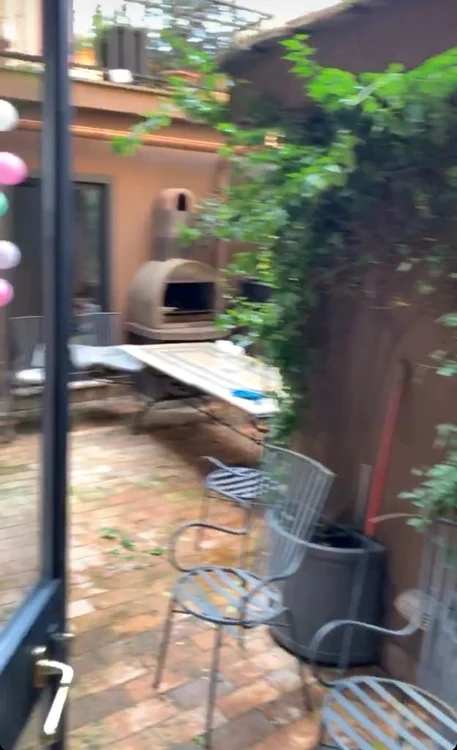 Adulții au fost invitați pe terasă