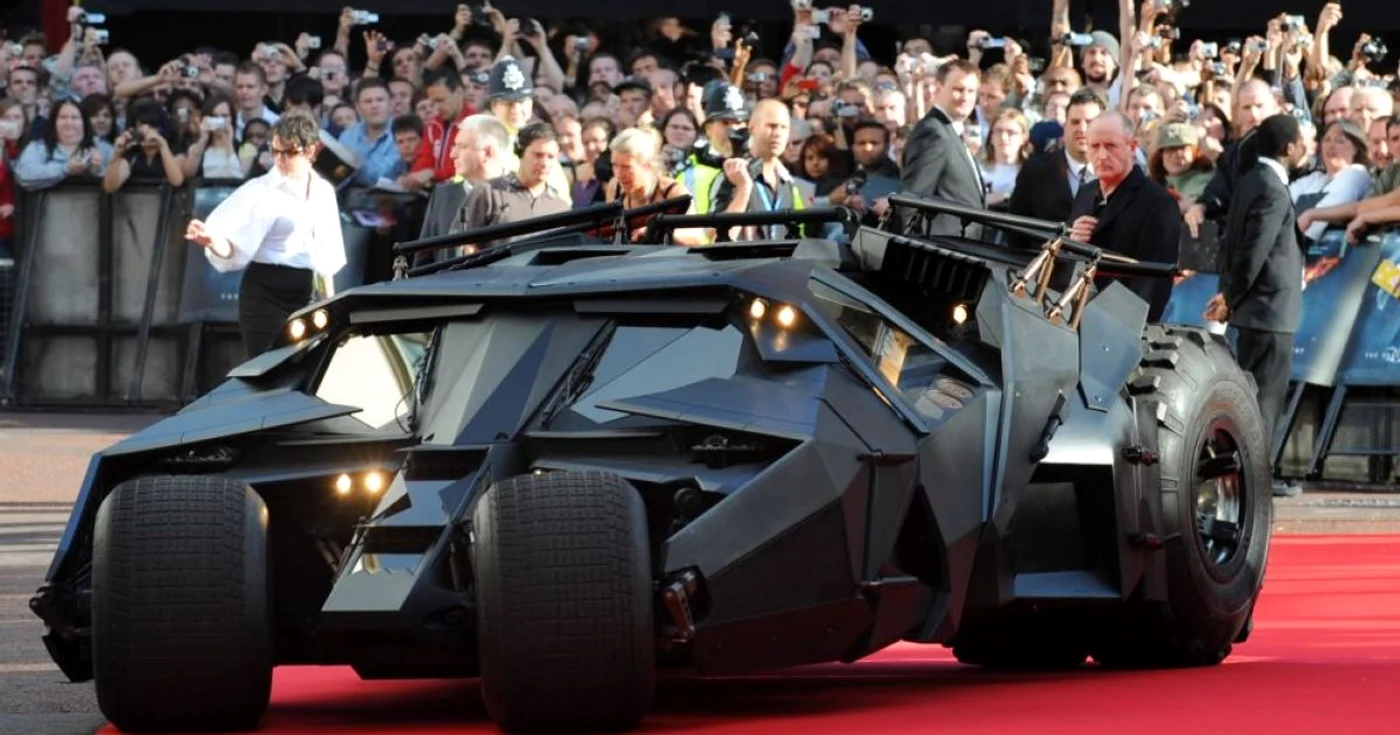  Batmobilul utilizat în filmul "The Dark Night", la premierea europeană a peliculei, de la Londra FOTO: Reuters
