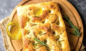 focaccia cu rozmarin jpg