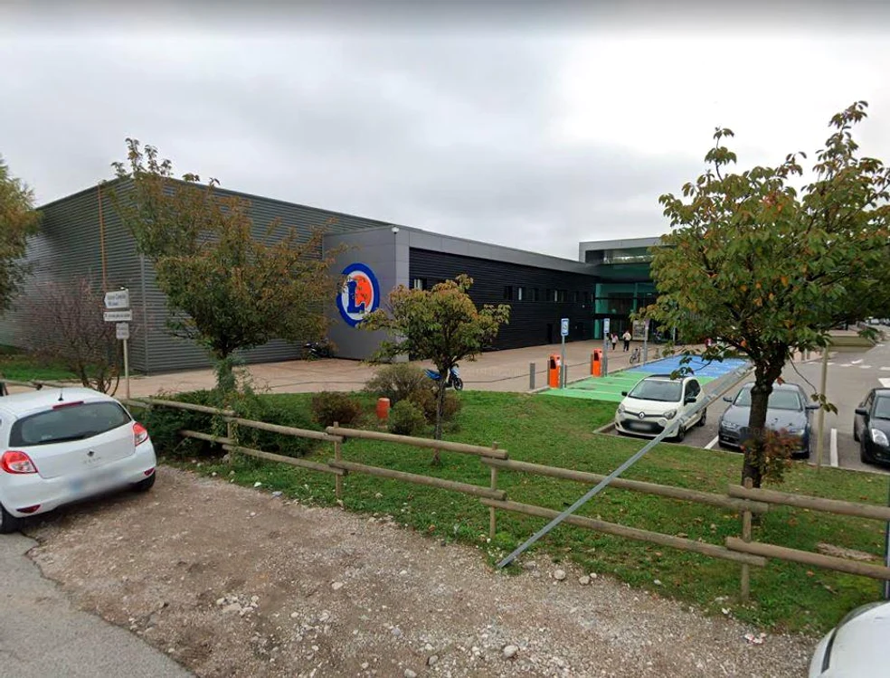 Ancheta a fost încredinţată Secţiei de cercetare a Jandarmeriei din Lyon