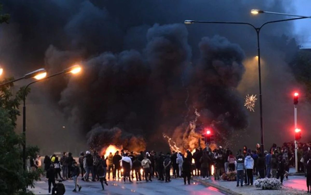 Violenţe la Malmo în Suedia după arderea unui Coran FOTO EPA-EFE