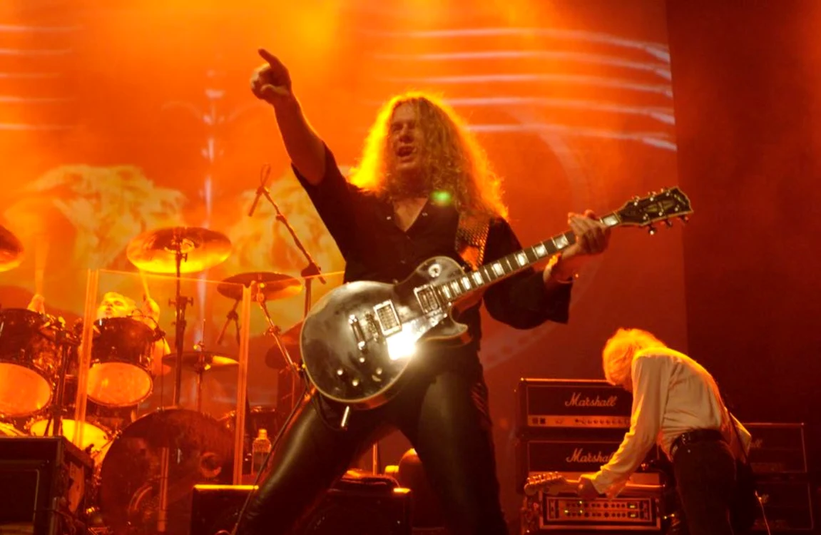 Chitaristul britanic John Sykes a murit la vârsta de 65 de ani Foto: johnsykes.com