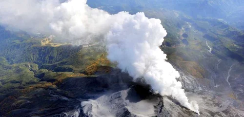 Japonia eruptie vulcan munte Ontake FOTO AP