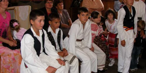 Spectacolul se va desfaşura la Sala Mare a Consiliului Judeţean