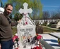 Fiul Ilenei, la mormântul lor din cimitirul Străulești 