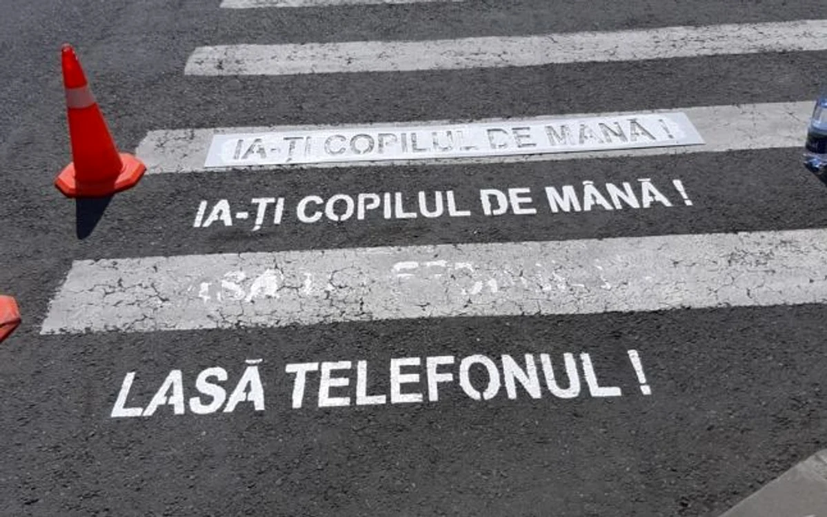 Mesajele de pe trecerile de pietoni din Focşani