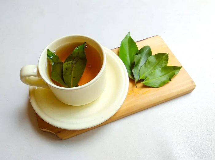 Ce se întâmplă cu adevărat în corpul tău când bei ceai de dafin.