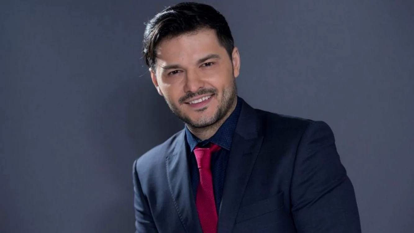 Liviu Vârciu caută parteneră pentru câinele său / foto: arhiva Click!