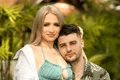 imagini cu maria covasa de la insula iubirii dupa ce ar fi fost batuta cu bestialitate de iubitul ei daniel ungureanu  s ar fi despartit dupa emisiune png
