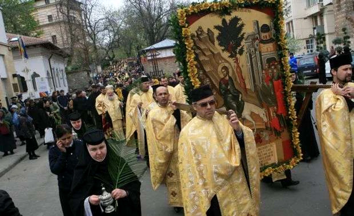 
    Două procesiuni religioase vor bloca traficul sâmbătă și duminică  