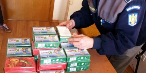 petarde confiscate de poliţiştii de frontieră mehedinţeni