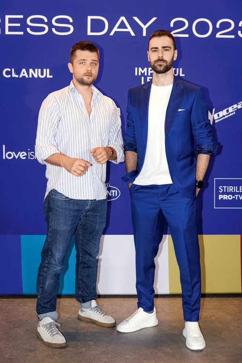 În „civil“. Un hangout cu Hanganu și cu un moldovean numit Olteanu.