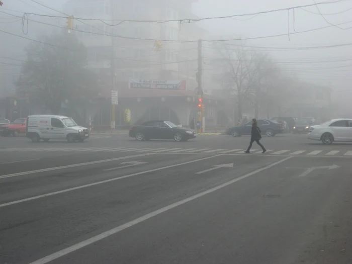 Ceaţă este şi pe străzile din oraş