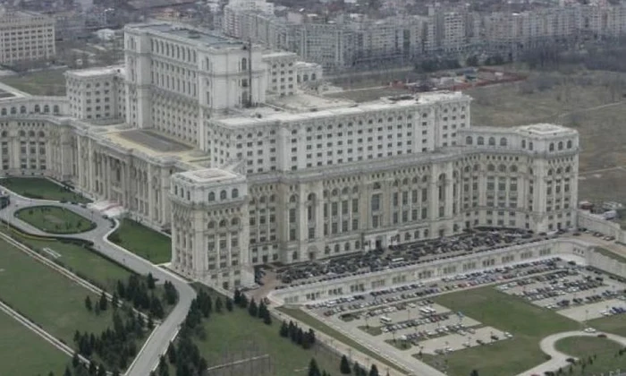 Istoria Casei Poporului: ce legende bântuie clădirea mamut construită de Ceauşescu jpeg