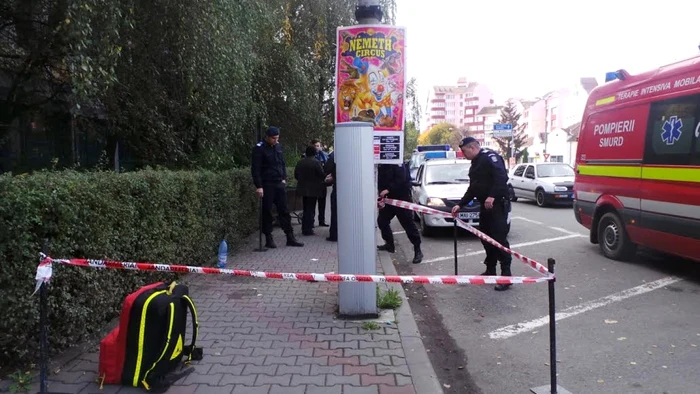 Tânăra a fost înjunghiată în plină stradă