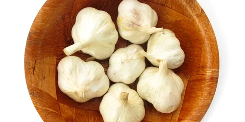 Consumul frecvent de usturoi protejează ţesutul cardiac