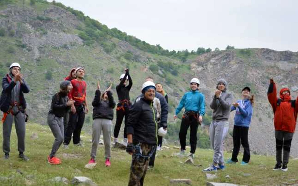 Drumeţiile montane se fac în Munţii Măcinului, la doi paşi de Brăila   FOTO Facebook
