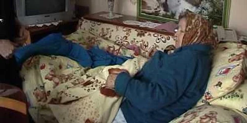 Ioana Antohe îngheaţă în casă. FOTO: NICOLETA BUTNARU