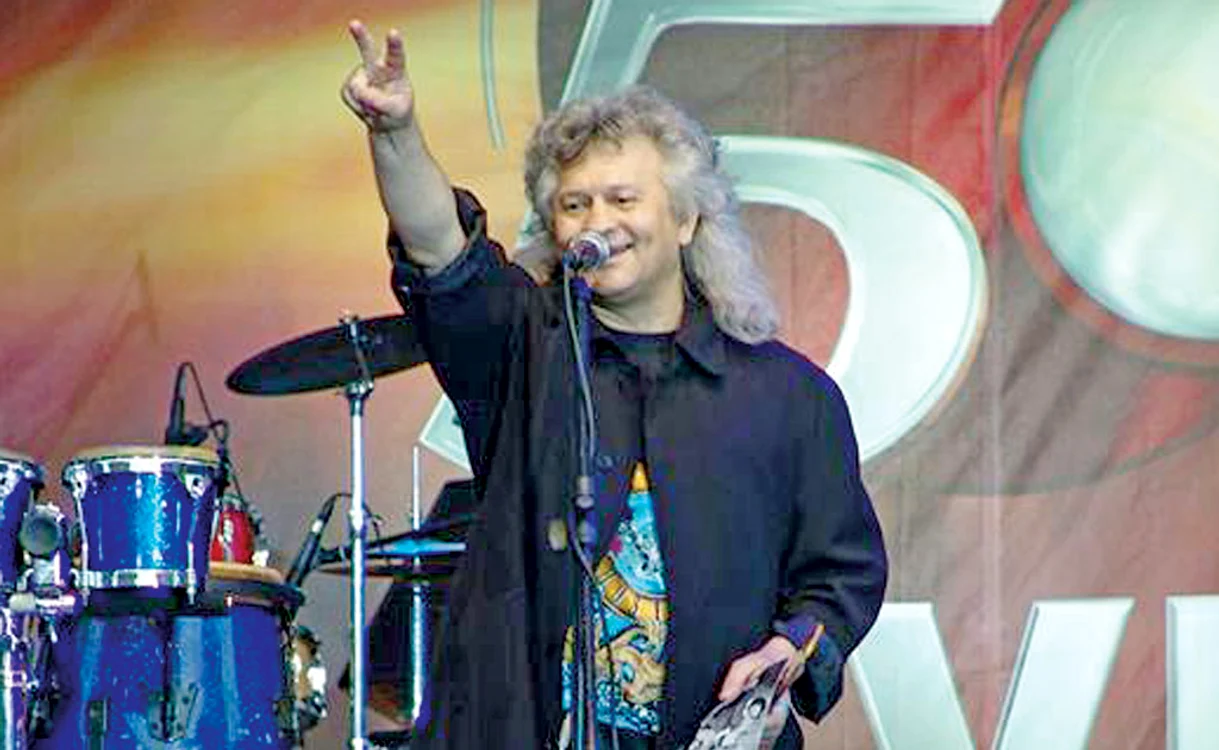 
    Petre Magdin este  un zeu al rockului  