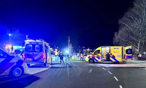 o masina a intrat intr o multime in tarile de jos foto x @Breaking911 jfif