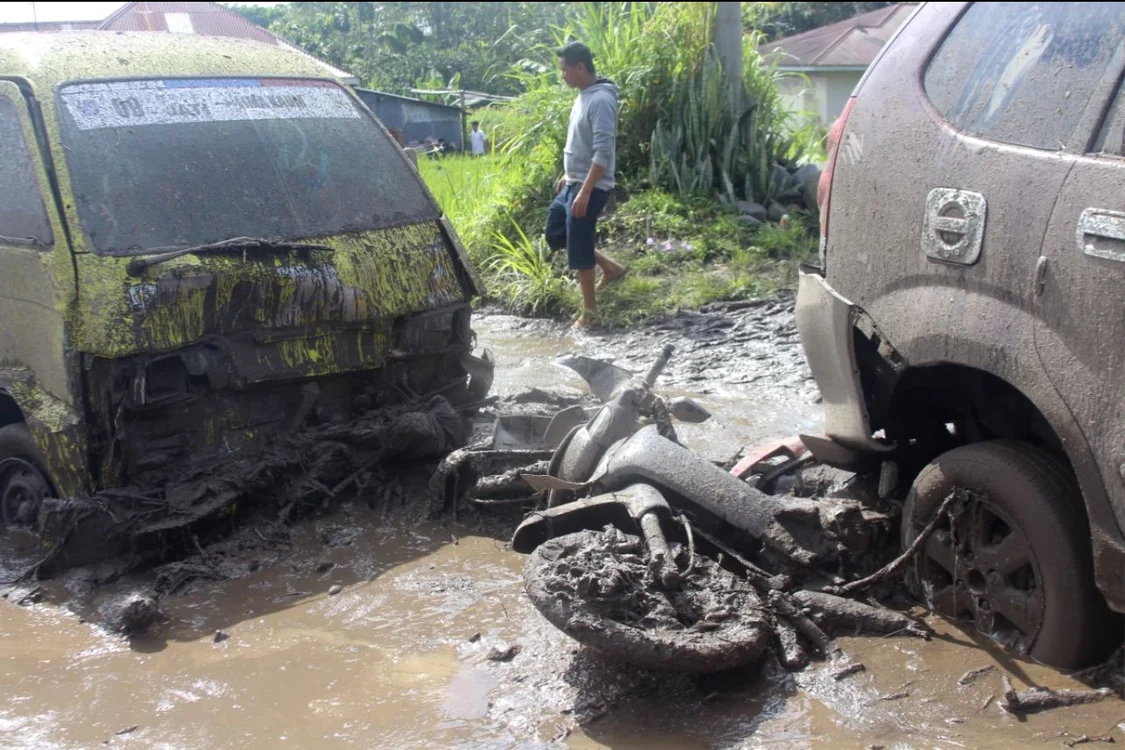 Alunecări de teren devastatoare în Sumatra FOTO: X