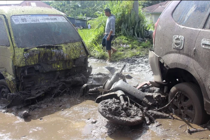 Alunecări de teren devastatoare în Sumatra FOTO: X