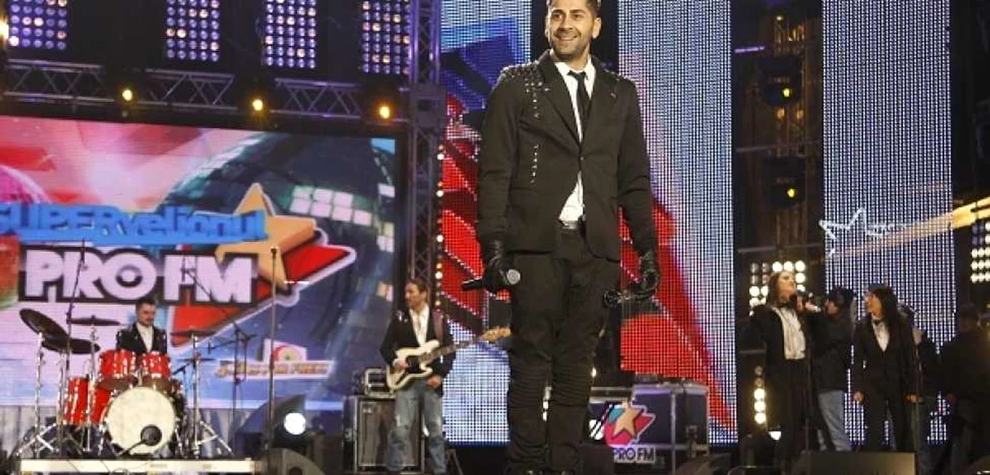 Connect-R a întreţinut atmosfera pe scenă, în Piaţa Revoluţiei FOTO Pro TV