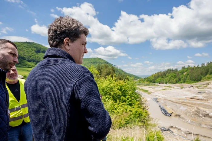 Masajul lui Nicușor Dan după ce a văzut dezastrul de la Praid: cum va fi oprită intrarea apei în salină