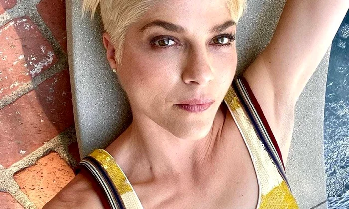 9 selma blair deschidere jpg jpeg