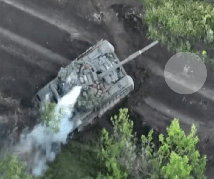 După un atac ucrainean, un soldat rus o ia la fugă fără să privească în spate: „Se salvează cine poate” VIDEO