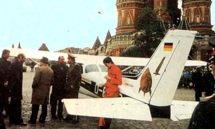 Mathias Rust, pilotul care a aterizat în Piaţa Roşie pentru a “aduce pacea” jpeg