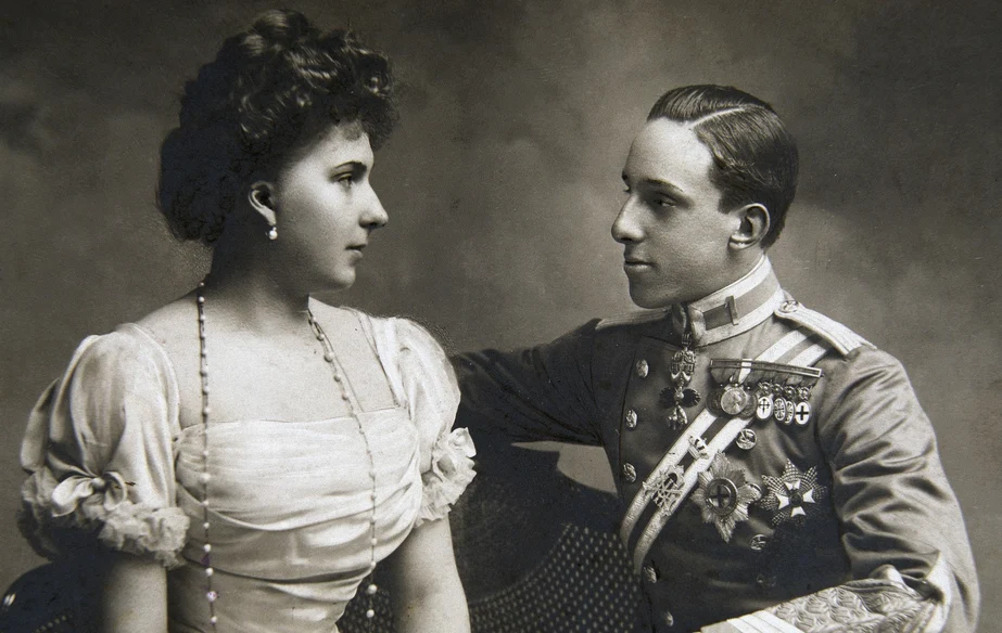 Regele Alfonso și Regina Victoria Eugenia de Battenberg, 1910.
