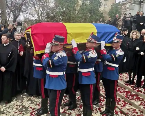 lucescu inmormantare xx gif gif