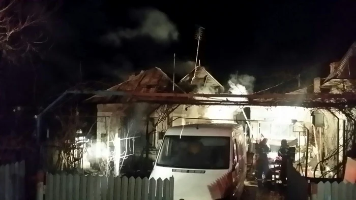 incendiu razvad