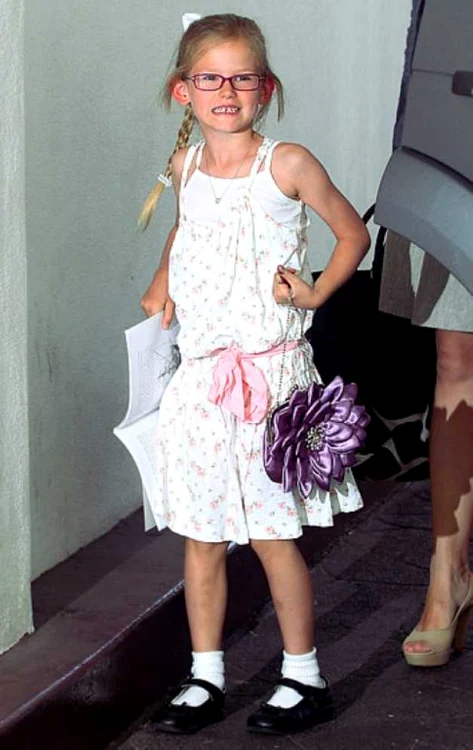 Violet Affleck