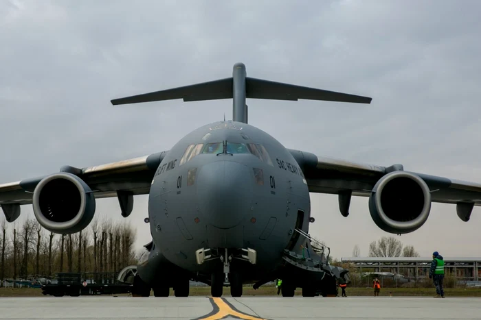 C-17 Globemaster III este unul dintre cele mai mari aviane trasport ale NATO  FOTO MApN