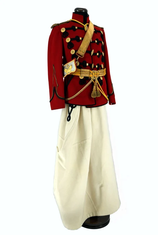 Uniforma de sublocotenent în Regimentul 4 Roșiori, md. 1895 (© Colecțiile Muzeului Militar Național „Regele Ferdinand I”)