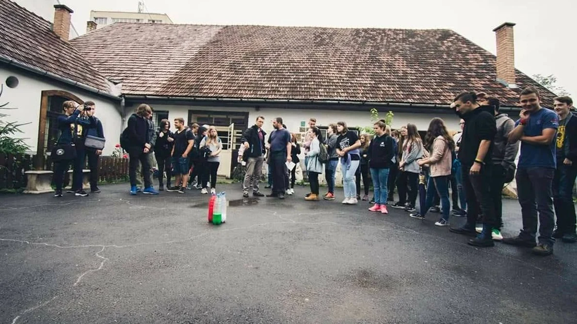 ”Așa a luat naștere harta Ungariei Mari”, li se explică elevilor maghiari într o școală din Harghita jpeg