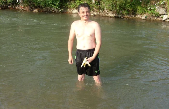 Aurel Chişamera a postat pe pagina sa de facebook fotografii în ipostaze obscene          Foto: Facebook