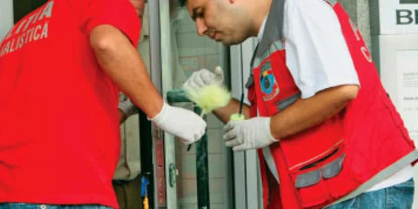 Atacatorul avea pistolul într-o sacoşă Foto: Arhivă